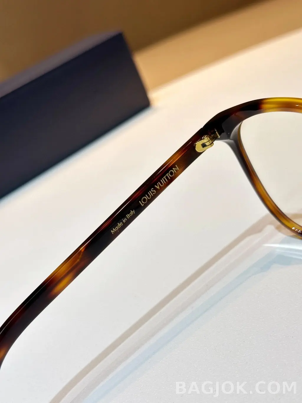 루이비통 LOUIS VUITTON Cat-eye Glasses 상세 이미지