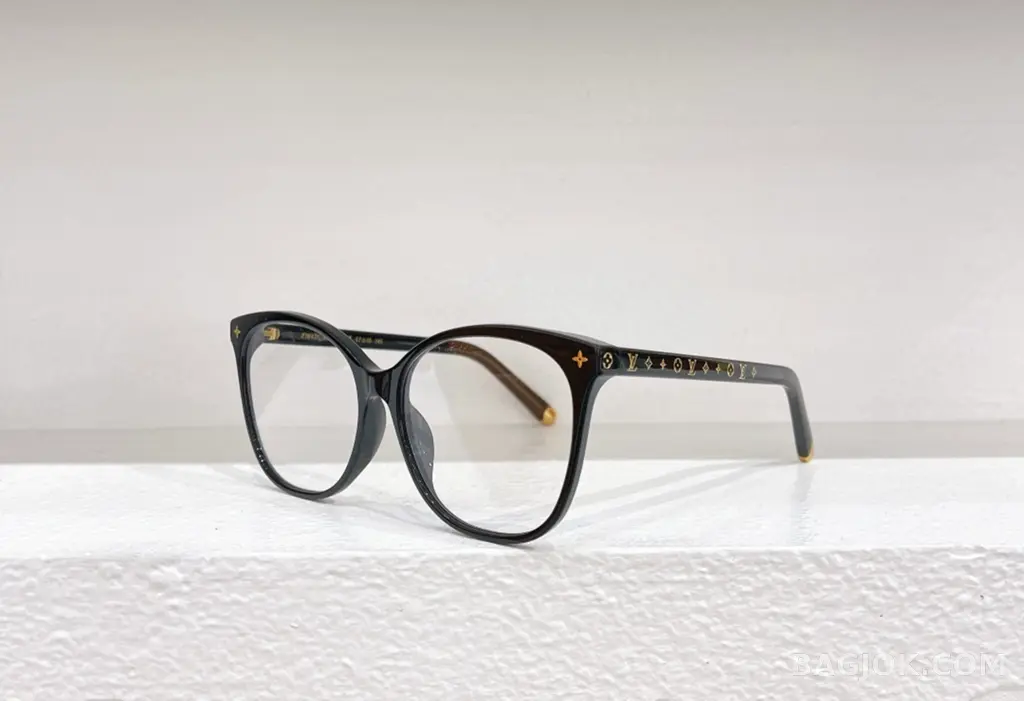 루이비통 LOUIS VUITTON Cat-eye Glasses 상세 이미지
