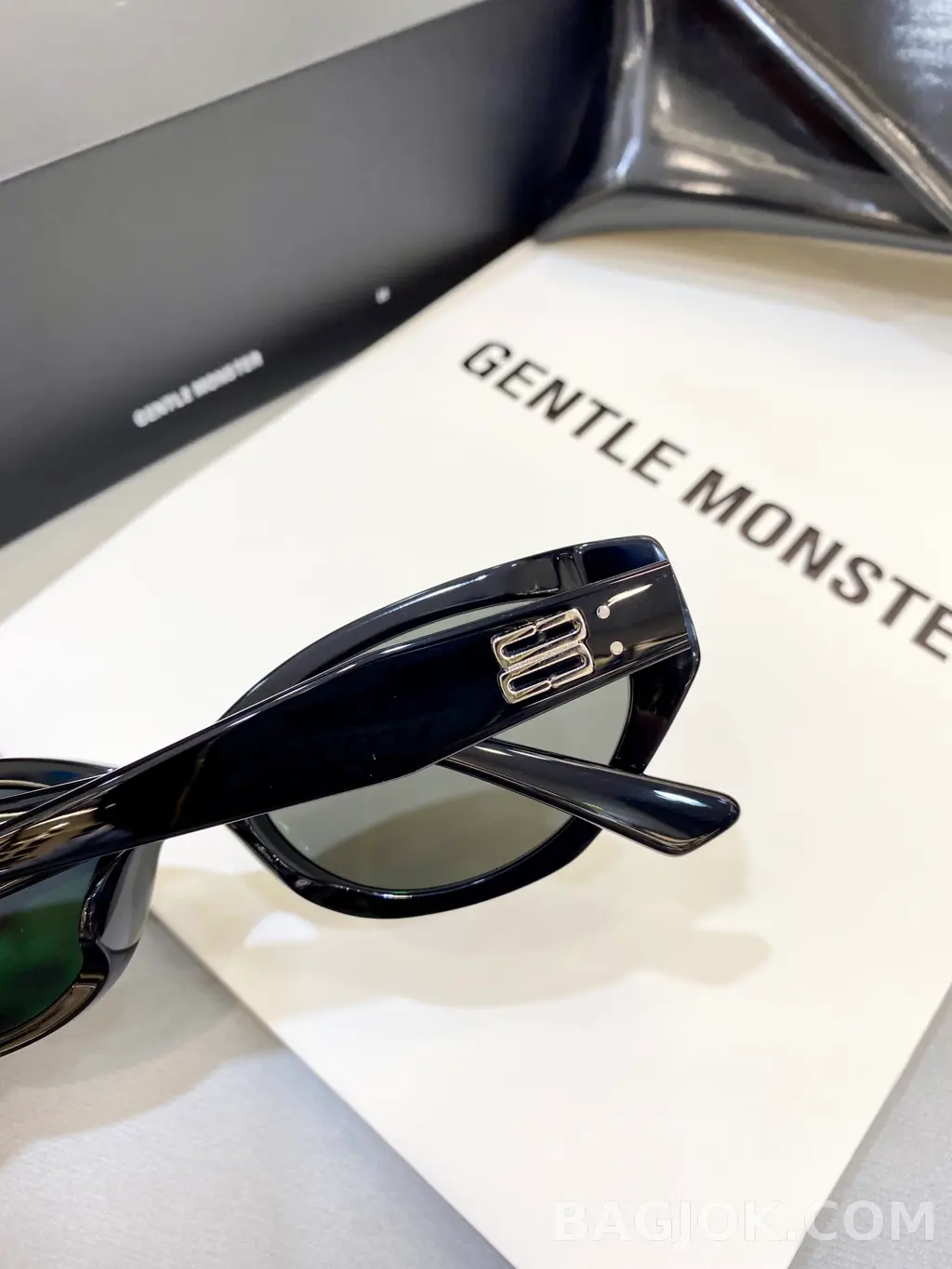 젠틀 몬스터 GENTLE MONSTER ROCOCO Sunglasses 상세 이미지