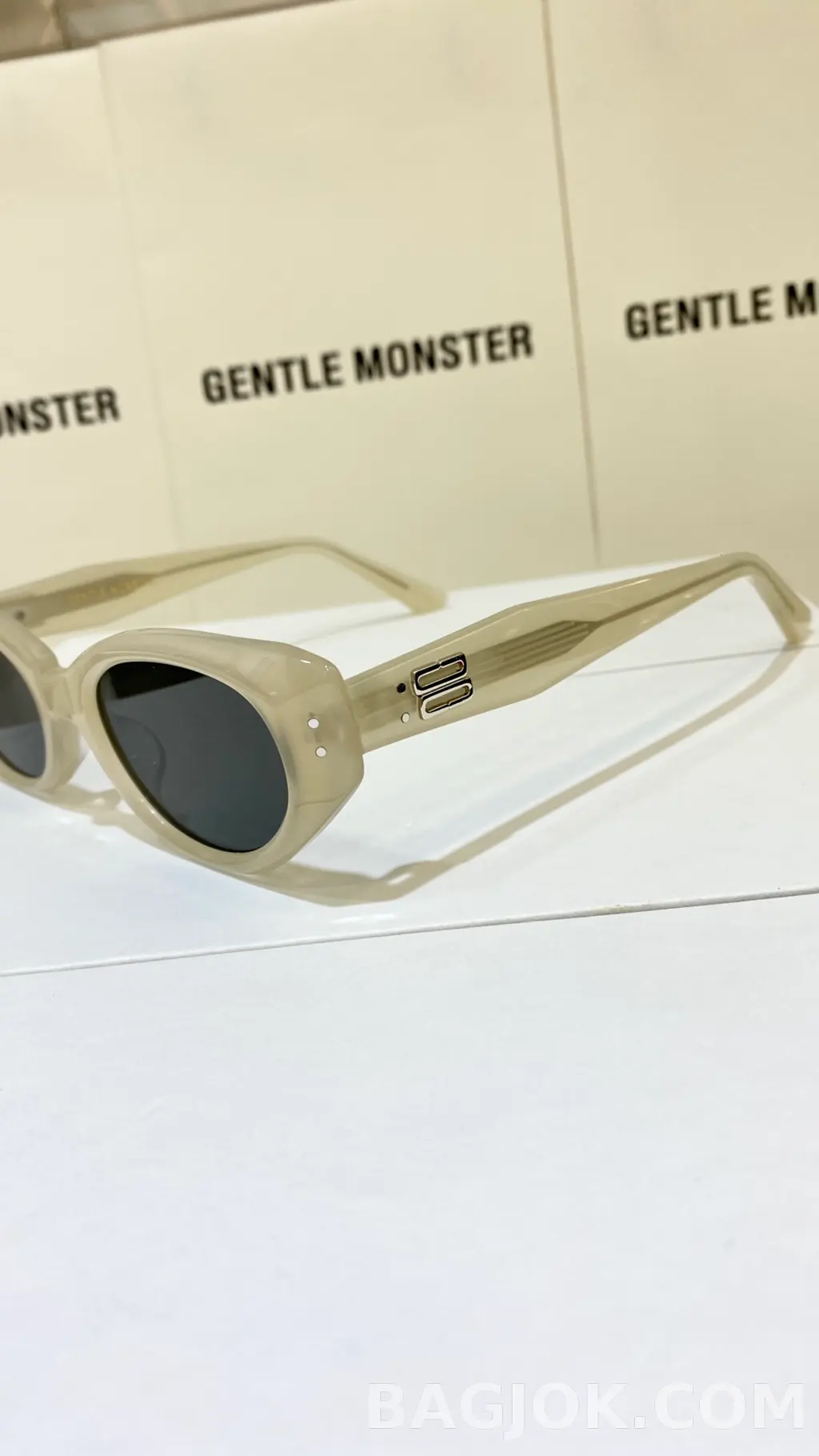 젠틀 몬스터 GENTLE MONSTER ROCOCO Sunglasses 상세 이미지