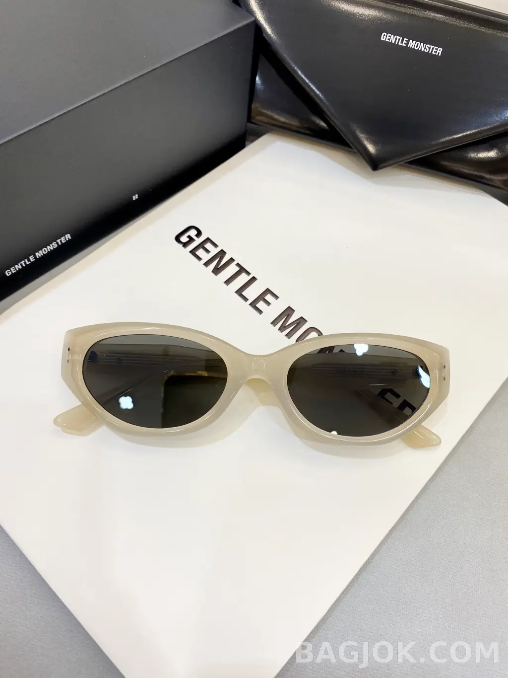 젠틀 몬스터 GENTLE MONSTER ROCOCO Sunglasses 상세 이미지