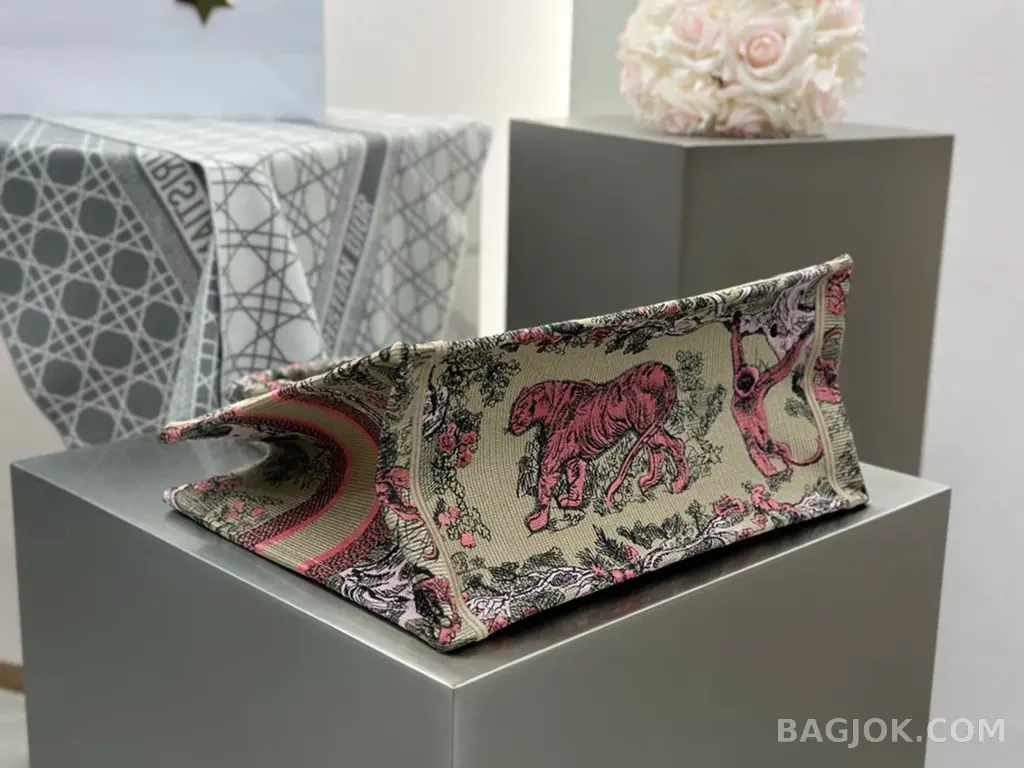 디올 디올 트왈 드 주이 리버스 자수 북 토트백 미디움 상세 이미지