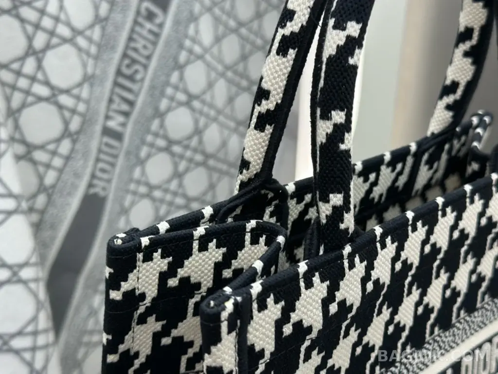 디올 디올 하운즈투스 자수 북 토트백 스몰 상세 이미지