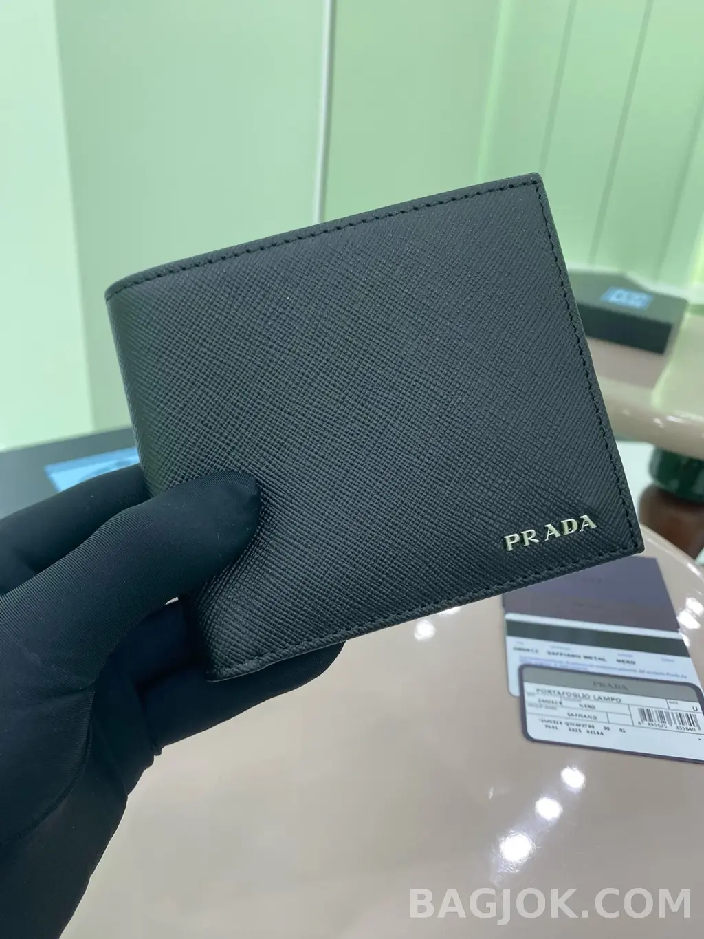 프라다 프라다 메탈 로고 사피아노 반지갑 상세 이미지