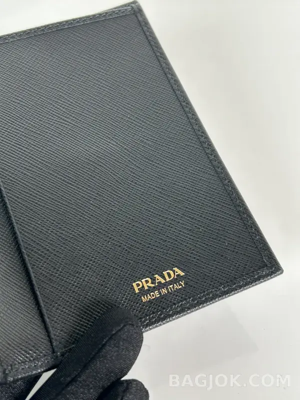 프라다 프라다 여권지갑 카드지갑 올인원 상세 이미지