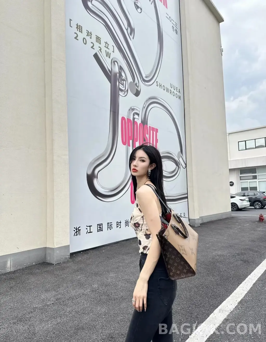 루이비통 루이비통 온더고 토트백 MM 상세 이미지