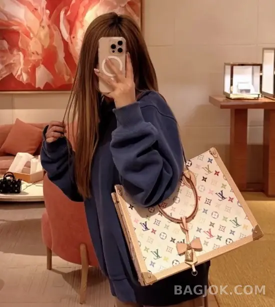 루이비통 루이비통 무라카미 온더고 MM 상세 이미지