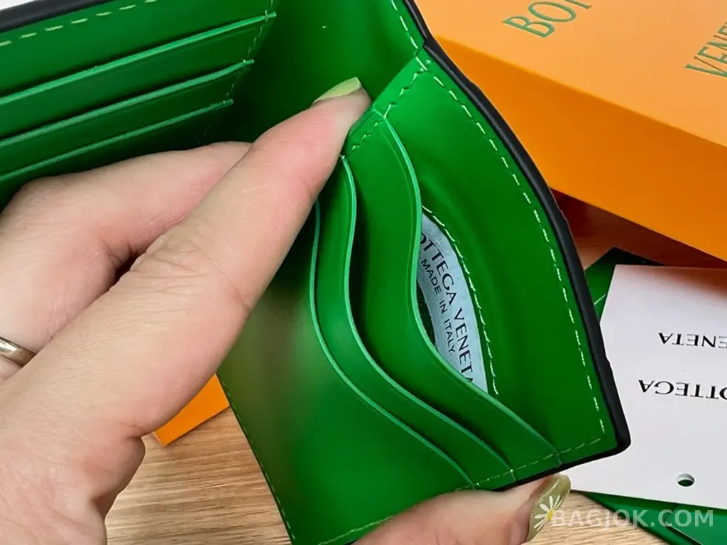 보테가베네타 보테가 베네타 인트레치아토 투톤 카드지갑 상세 이미지