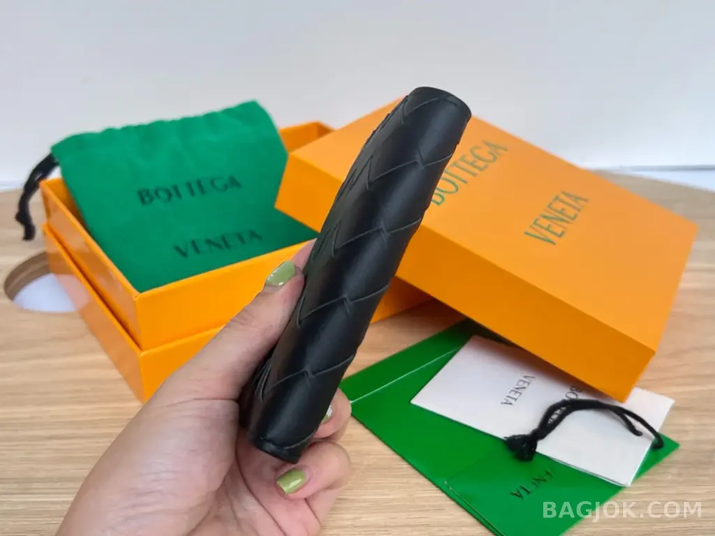 보테가베네타 보테가 베네타 인트레치아토 카드지갑 상세 이미지