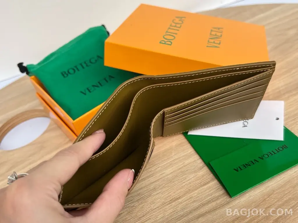 보테가베네타 보테가 베네타 인트레치아토 반지갑 상세 이미지