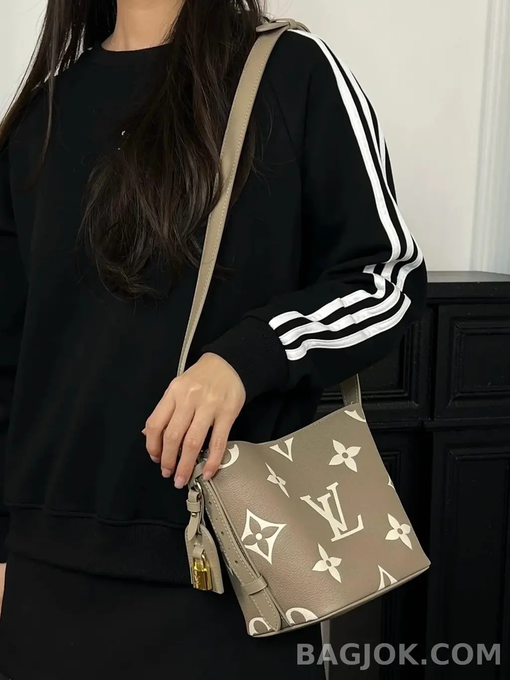 루이비통 루이비통 앙프렝뜨 바이컬러 올 인 BB 상세 이미지