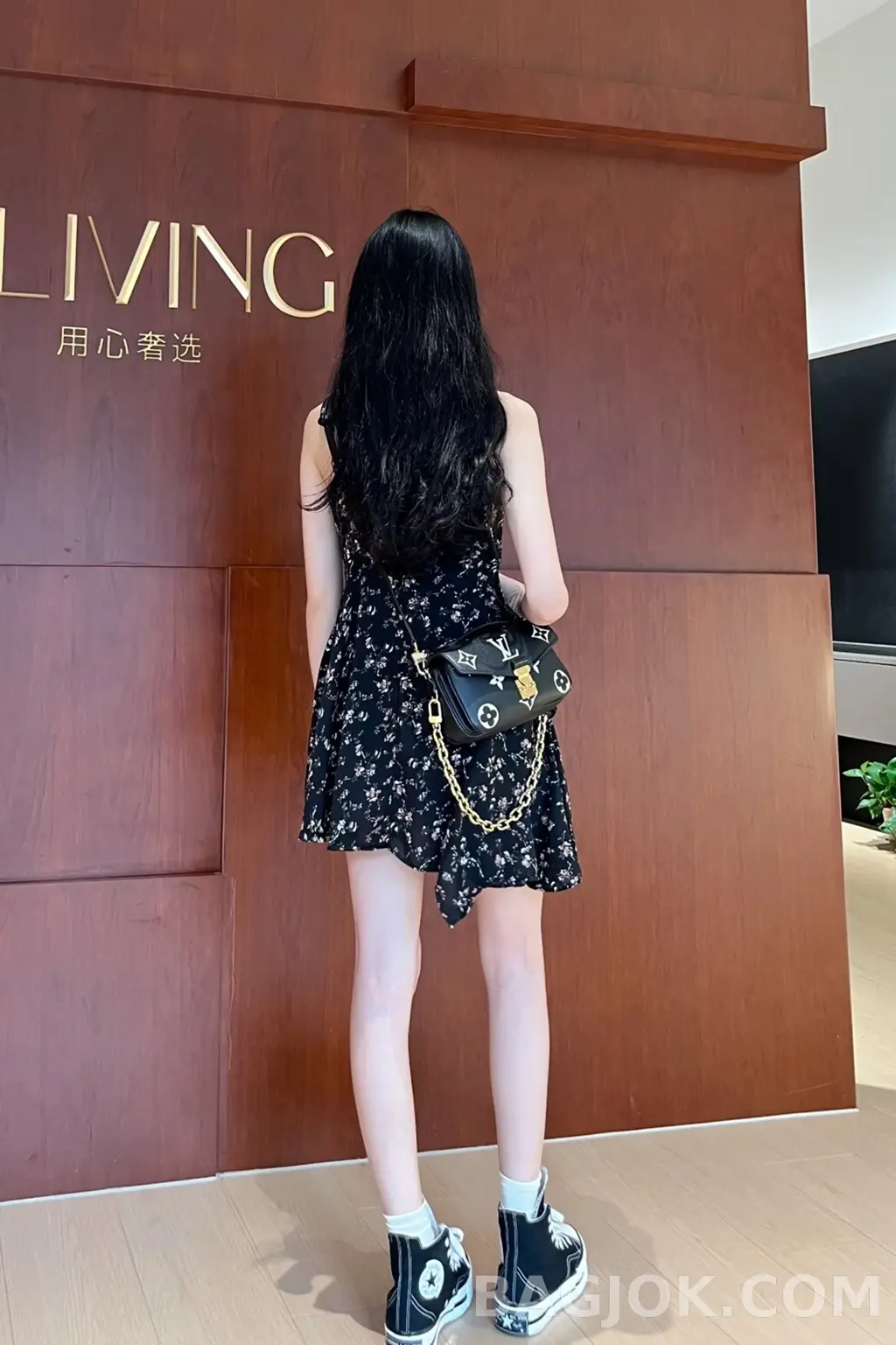 루이비통 루이비통 앙프렝뜨 바이컬러 포쉐트 메티스 이스트 웨스트 상세 이미지