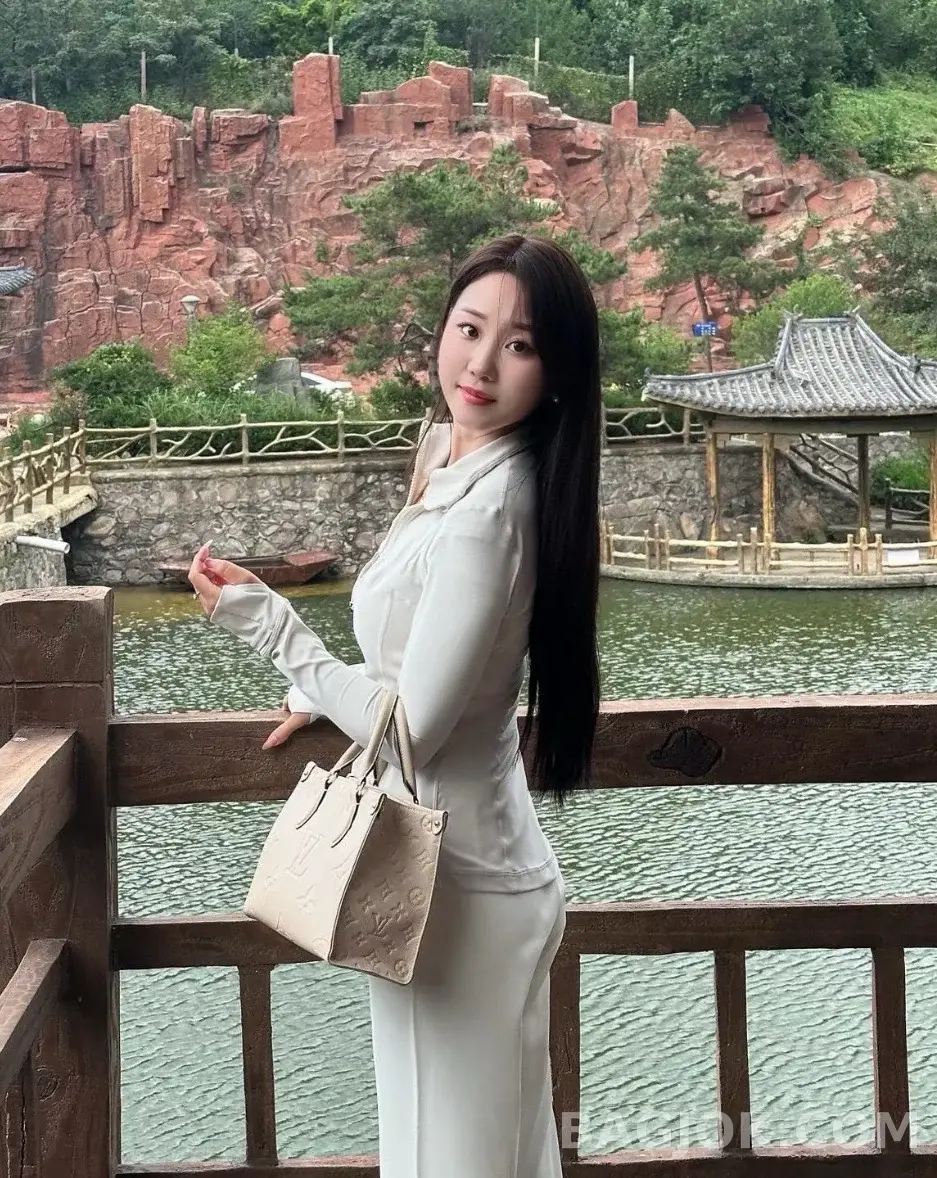 루이비통 루이비통 앙프렝뜨 온더고 PM 상세 이미지