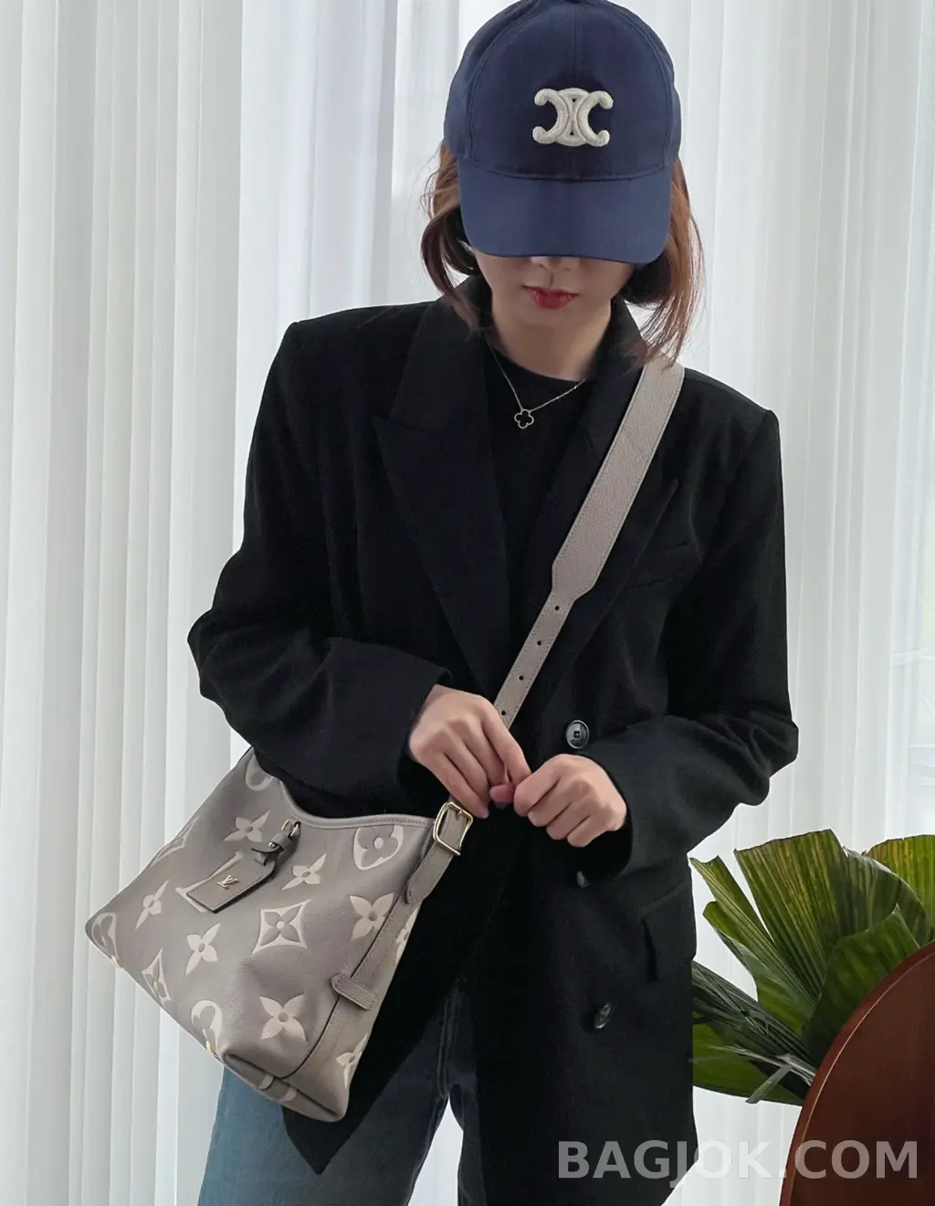 루이비통 루이비통 앙프렝뜨 캐리올 PM 상세 이미지