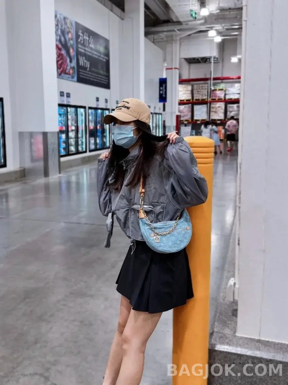 루이비통 루이비통 데님 모노그램 루프백 상세 이미지