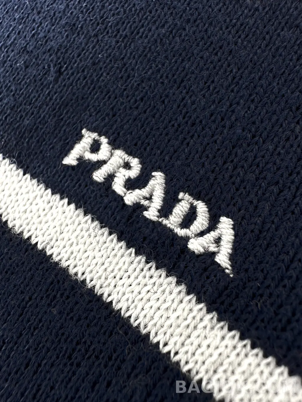 프라다 PRADA 스트라이프 니트 폴로셔츠 상세 이미지