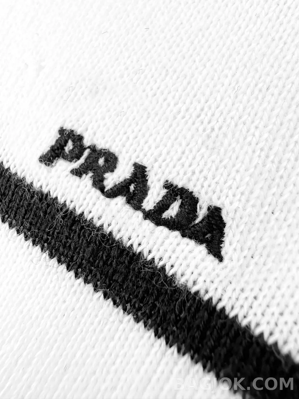 프라다 PRADA 스트라이프 니트 폴로셔츠 상세 이미지