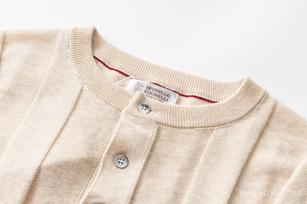 보스넬로쿠치넬리 Brunello Cucinelli 린넨 혼방 헨리넥 숏슬리브 니트 상세 이미지
