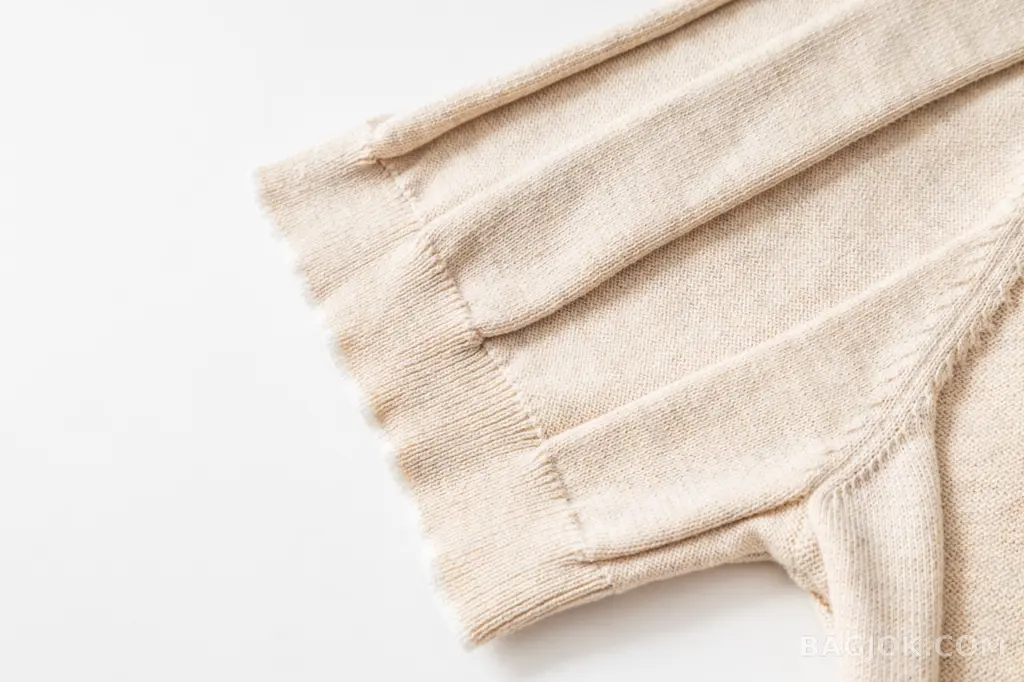 보스넬로쿠치넬리 Brunello Cucinelli 린넨 혼방 헨리넥 숏슬리브 니트 상세 이미지