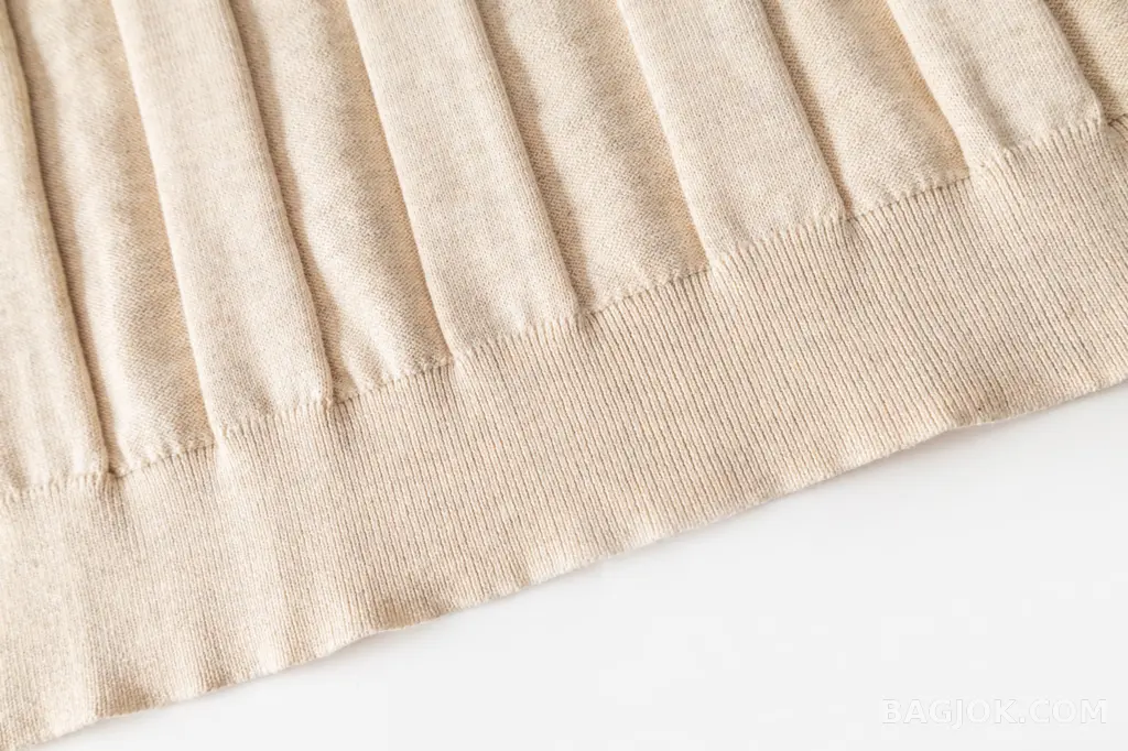 보스넬로쿠치넬리 Brunello Cucinelli 린넨 혼방 헨리넥 숏슬리브 니트 상세 이미지