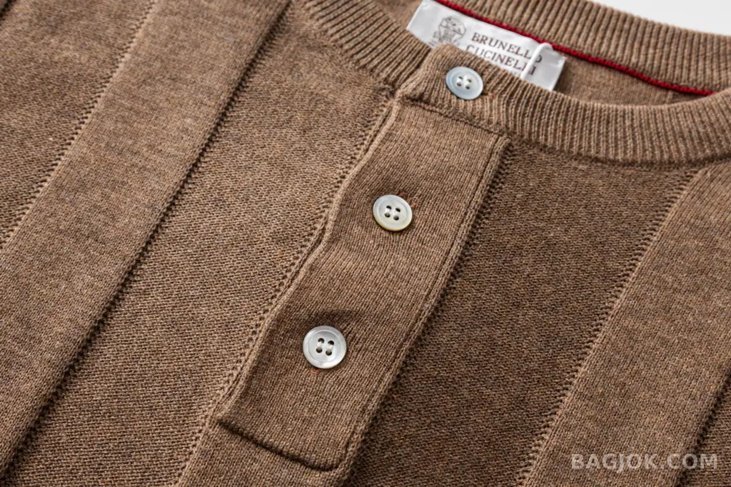 보스넬로쿠치넬리 Brunello Cucinelli 린넨 혼방 헨리넥 숏슬리브 니트 상세 이미지