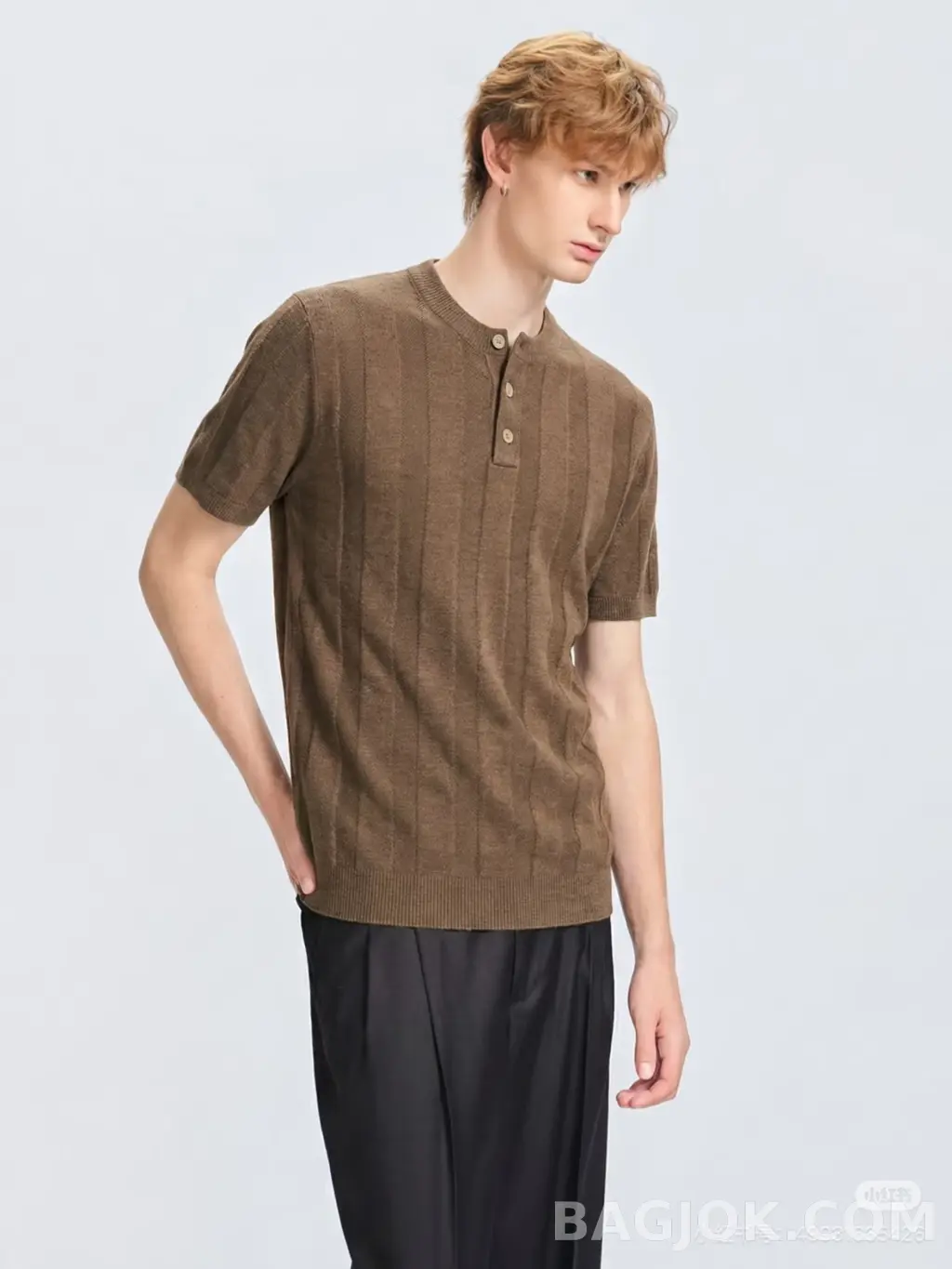 보스넬로쿠치넬리 Brunello Cucinelli 린넨 혼방 헨리넥 숏슬리브 니트 상세 이미지
