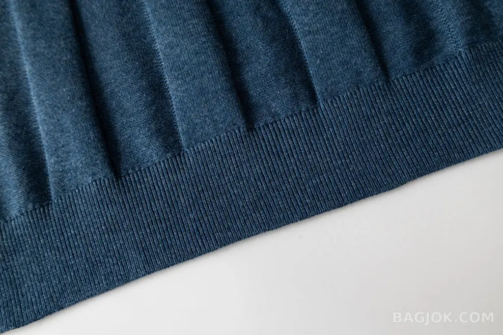 보스넬로쿠치넬리 Brunello Cucinelli 린넨 혼방 헨리넥 숏슬리브 니트 상세 이미지