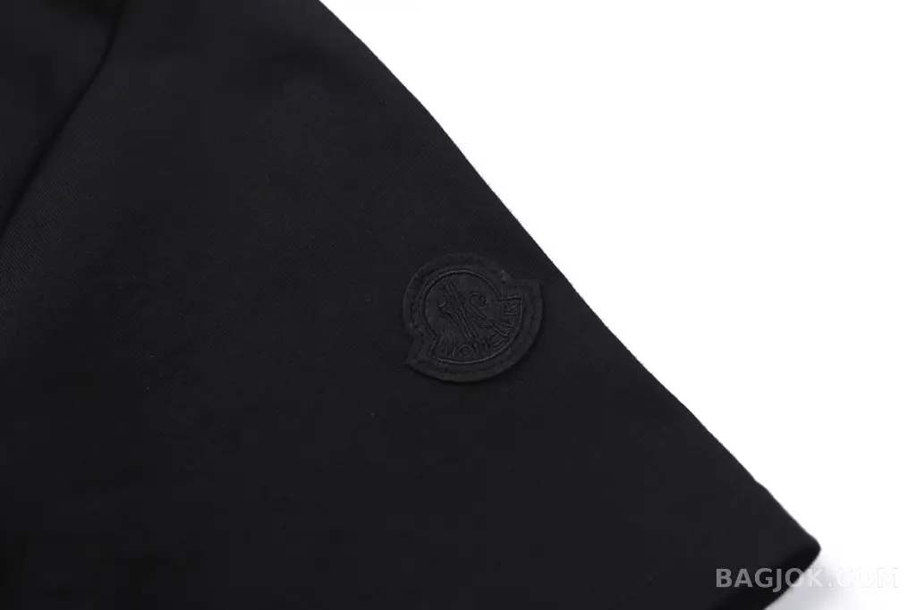 몽클레어 Moncler 버킷햇 스트립트 로고 티셔츠 상세 이미지