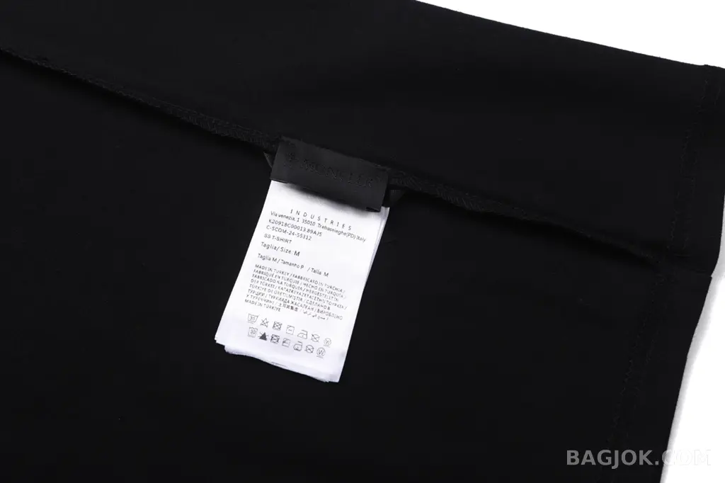 몽클레어 Moncler 버킷햇 스트립트 로고 티셔츠 상세 이미지