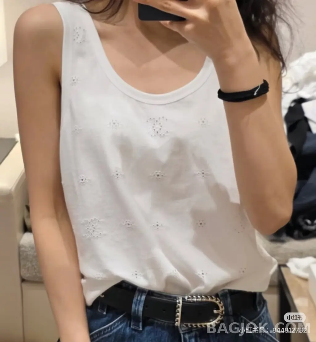 샤넬 Chanel 아이렛 자수 화이트 슬리브리스 탱크탑 상세 이미지