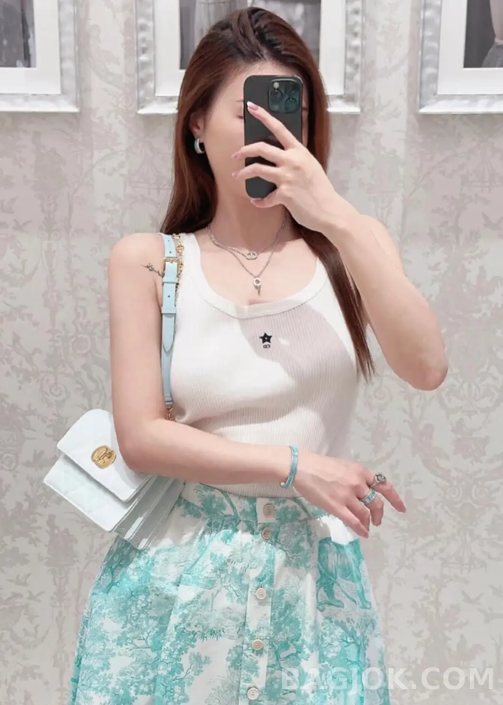 디올 Dior 스타 CD 자수 화이트 리브드 슬리브리스 탱크탑 상세 이미지