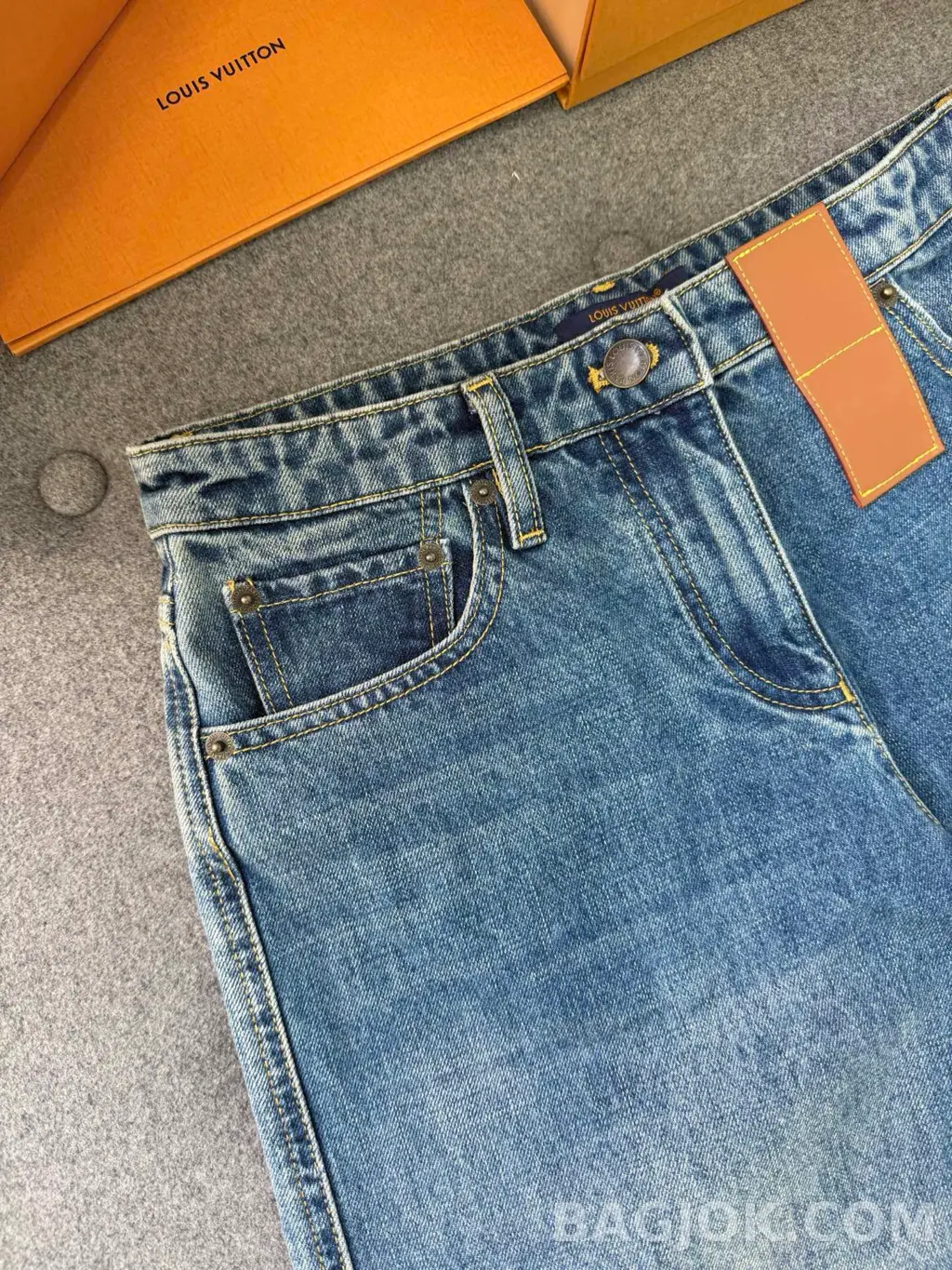 루이비통 Louis Vuitton 모노그램 패치 와이드 데님 팬츠 상세 이미지