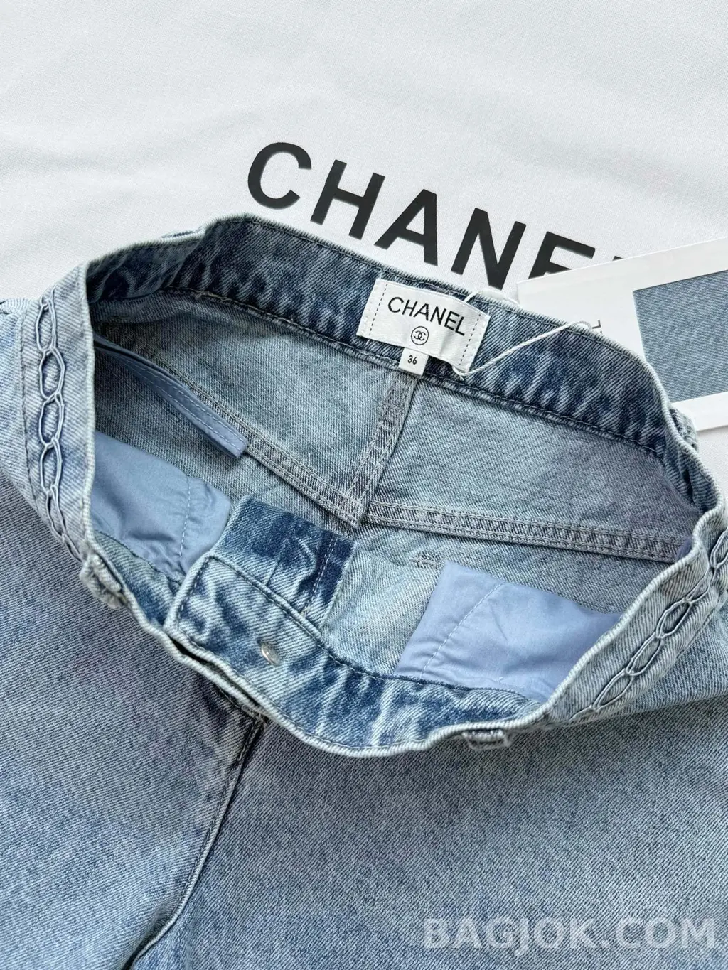 샤넬 Chanel 체인 자수 데님 쇼츠 상세 이미지