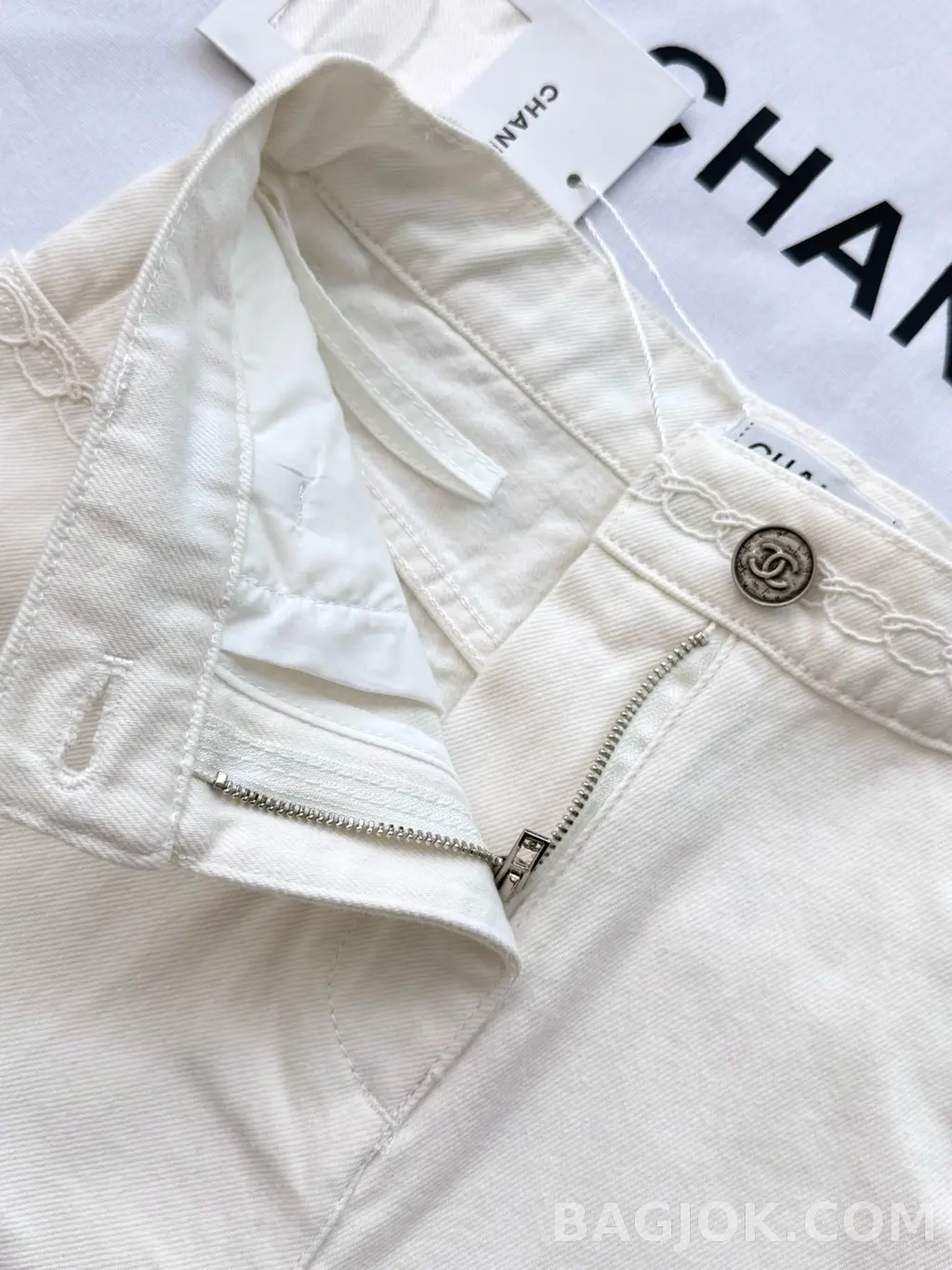 샤넬 Chanel 체인 자수 데님 쇼츠 상세 이미지