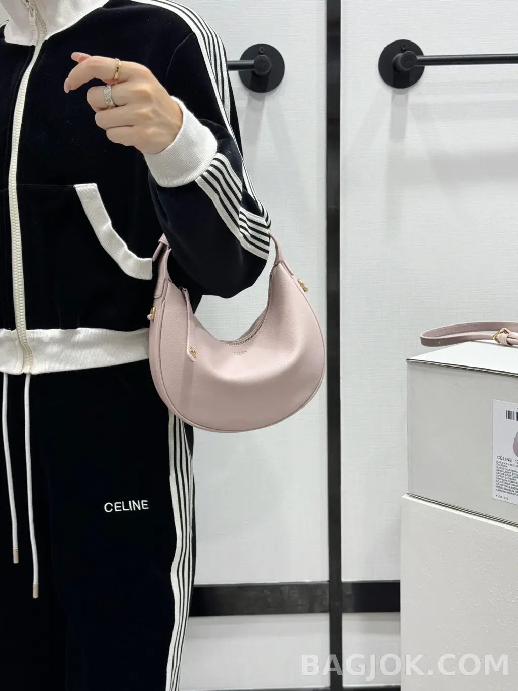 셀린느 CEL 틴 룰루백 그레인드 카프스킨 상세 이미지