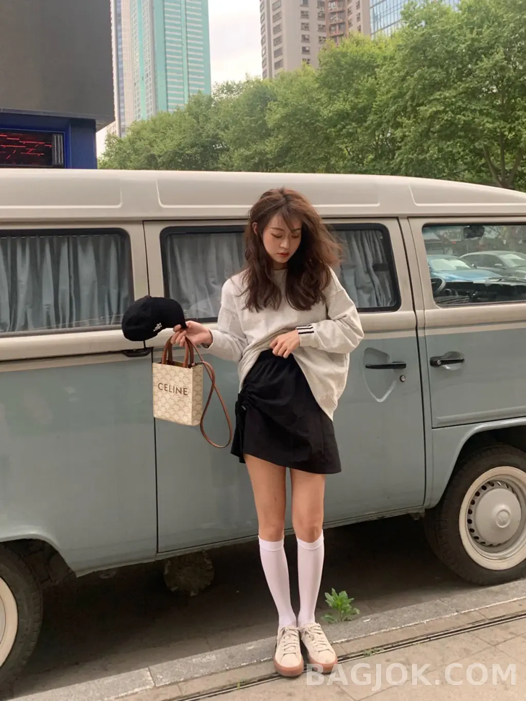 셀린느 CEL 미니 버티컬 카바스백 캔버스 상세 이미지