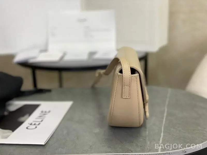 셀린느 CEL 반달 숄더백 상세 이미지
