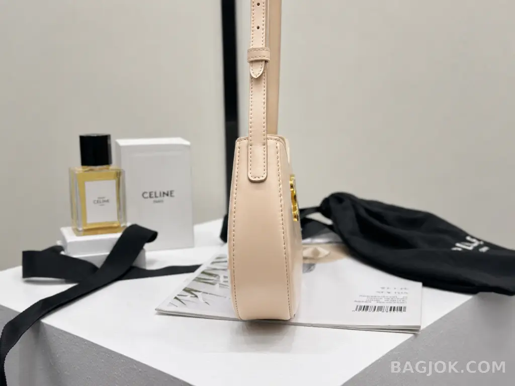 셀린느 CEL 틸리 숄더백 카프스킨 미디움 상세 이미지