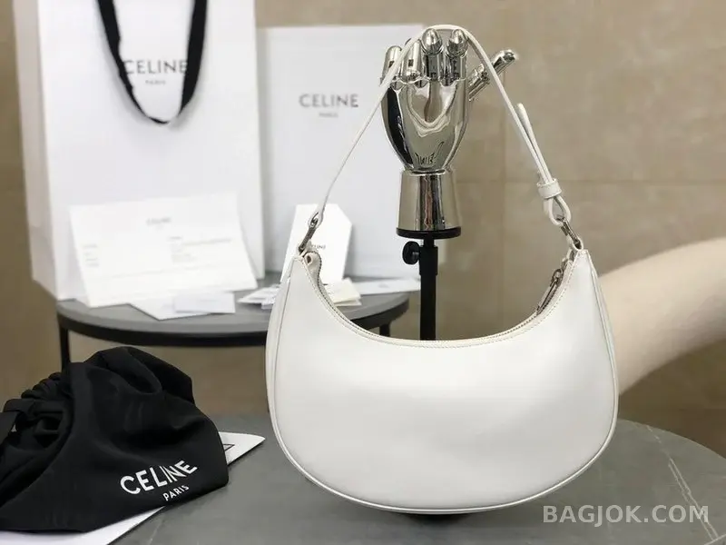 셀린느 CELINE 레더 로고 아바백 상세 이미지