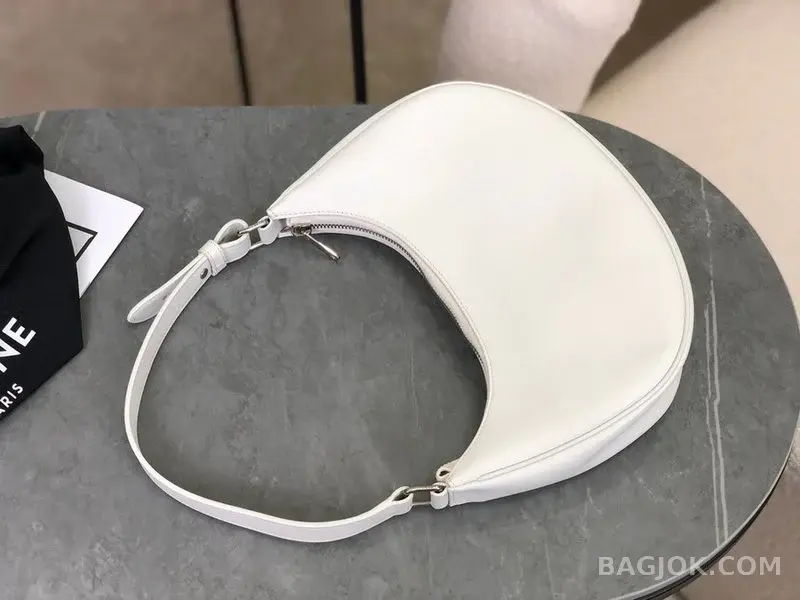 셀린느 CELINE 레더 로고 아바백 상세 이미지