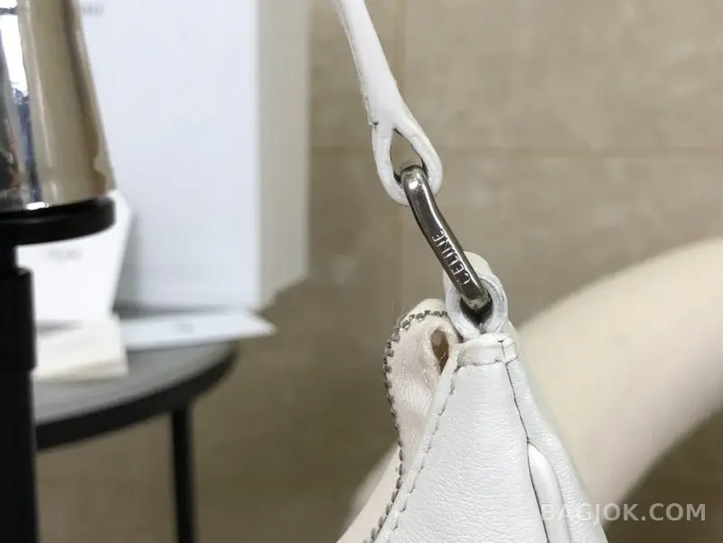 셀린느 CELINE 레더 로고 아바백 상세 이미지