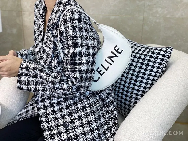 셀린느 CELINE 레더 로고 아바백 상세 이미지