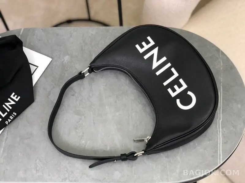 셀린느 CELINE 레더 로고 아바백 상세 이미지