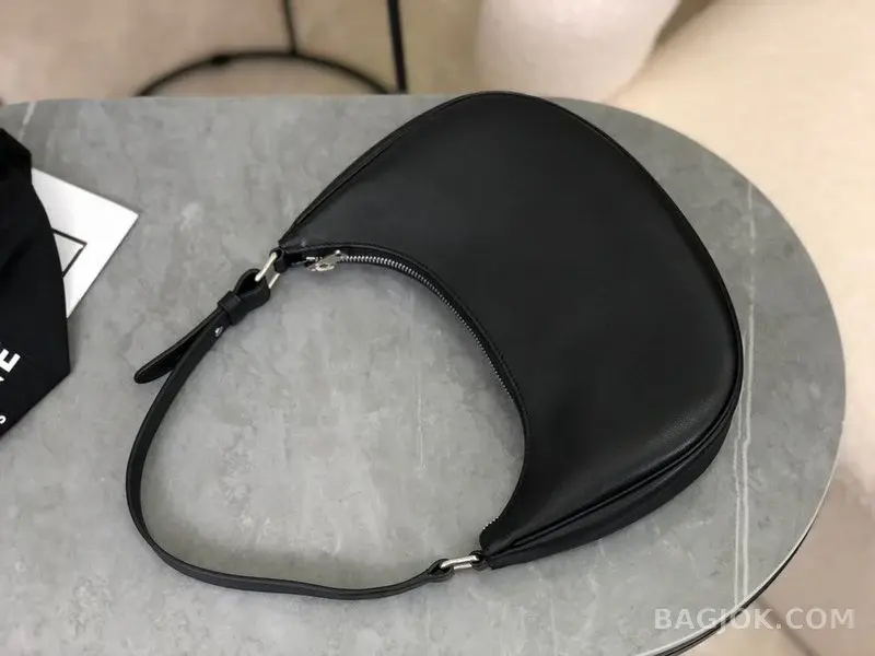셀린느 CELINE 레더 로고 아바백 상세 이미지