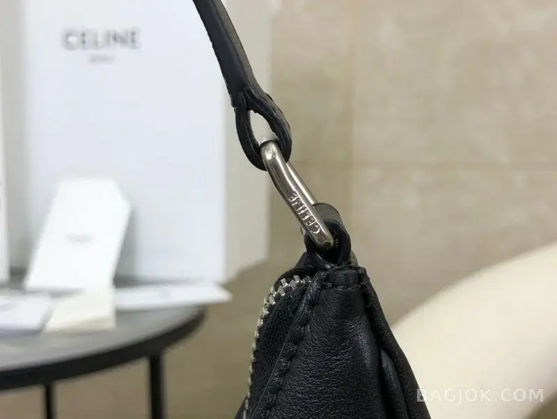 셀린느 CELINE 레더 로고 아바백 상세 이미지