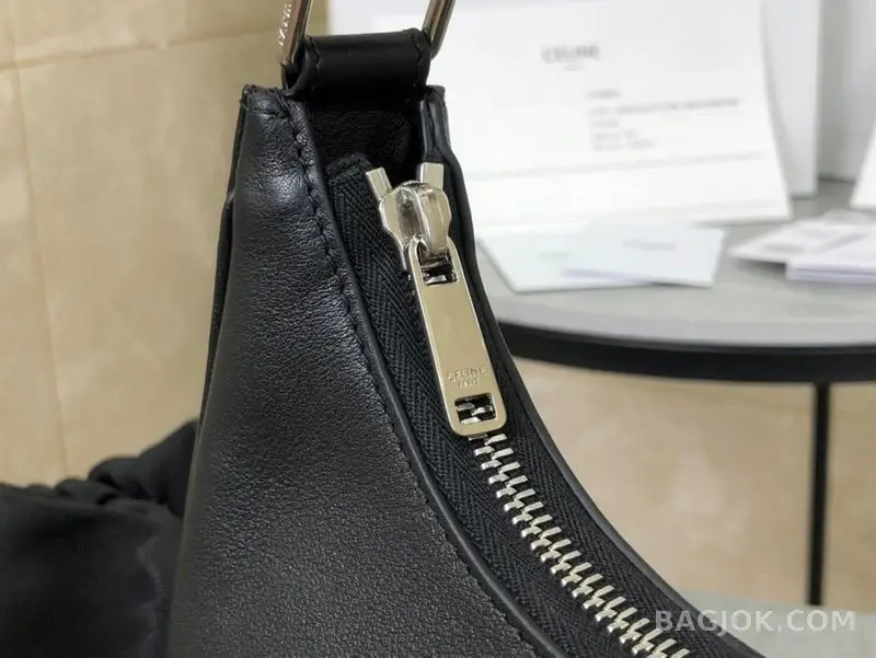 셀린느 CELINE 레더 로고 아바백 상세 이미지