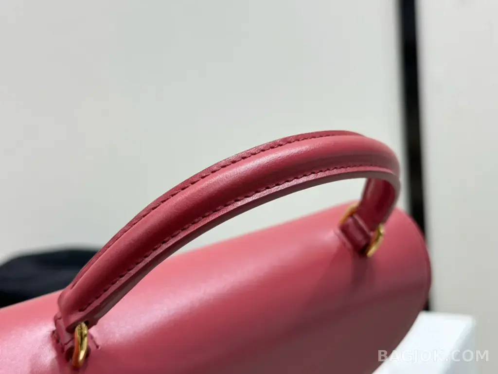 셀린느 CELINE 트리옹프 틴 니노백 상세 이미지