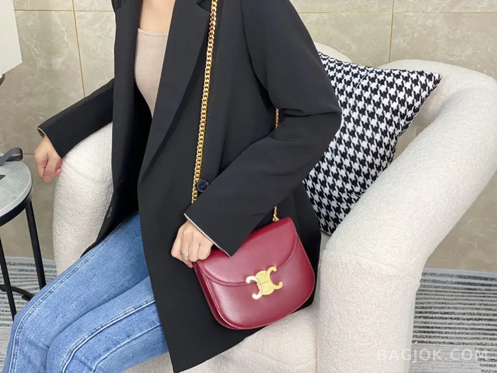 셀린느 CELINE 트리옹프 틴 베사체 레더 체인백 상세 이미지