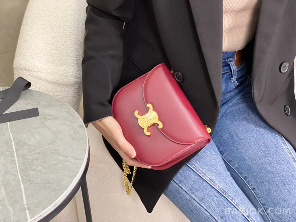 셀린느 CELINE 트리옹프 틴 베사체 레더 체인백 상세 이미지