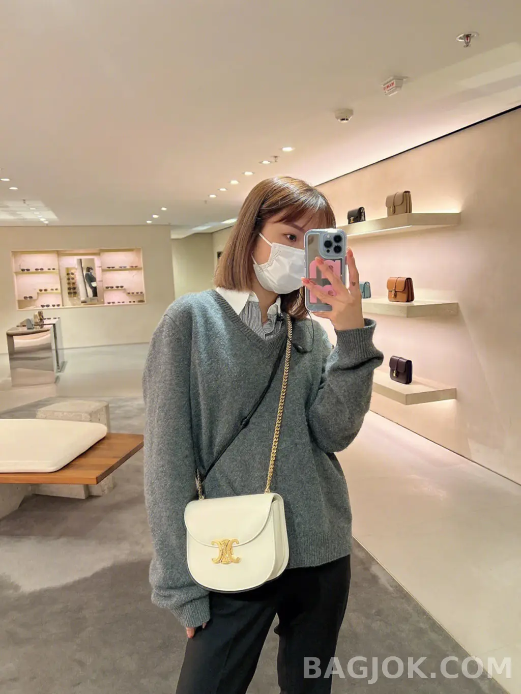 셀린느 CELINE 트리옹프 틴 베사체 레더 체인백 상세 이미지